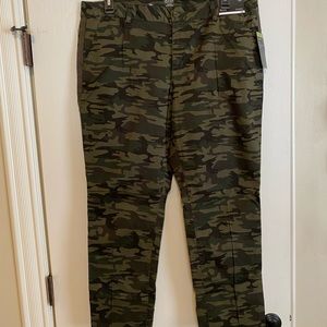 NWT-a.n.a. Chino slacks- green camo-size 20
